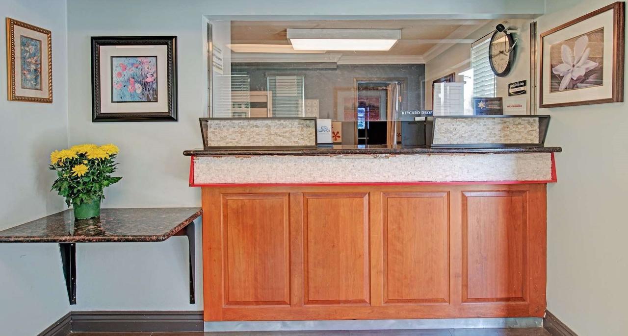 Super 8 By Wyndham Sacramento/Florin Rd Otel Freeport Dış mekan fotoğraf